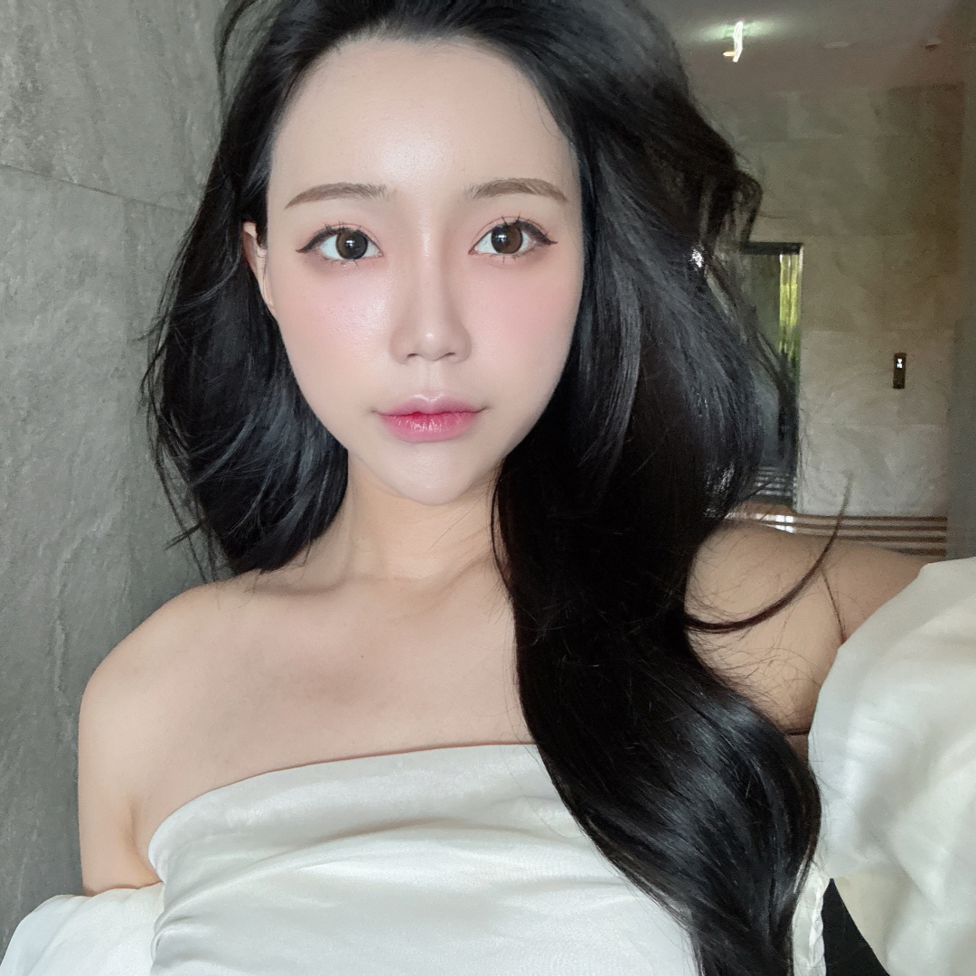 정혜리(후).jpg